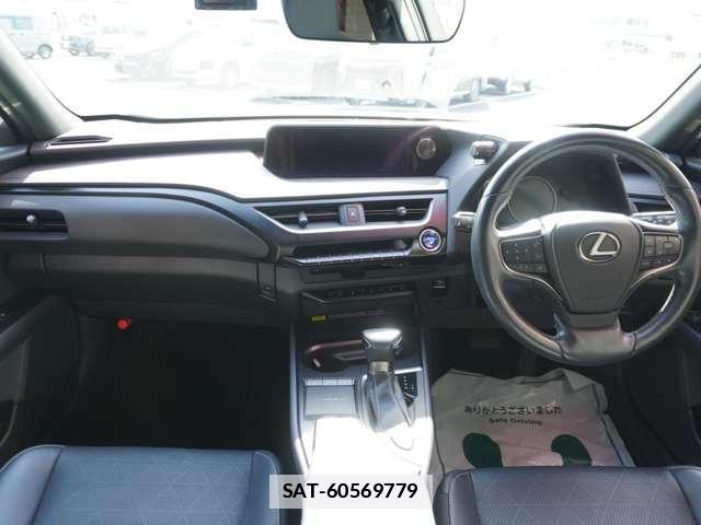 Lexus UX 2018-12 7795546-7