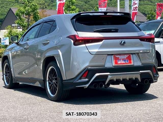Lexus UX 2023-03 7795671-1