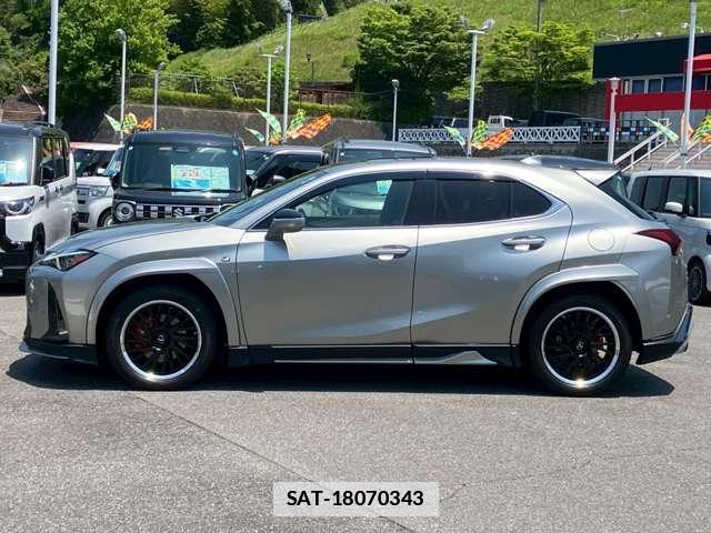 Lexus UX 2023-03 7795671-3