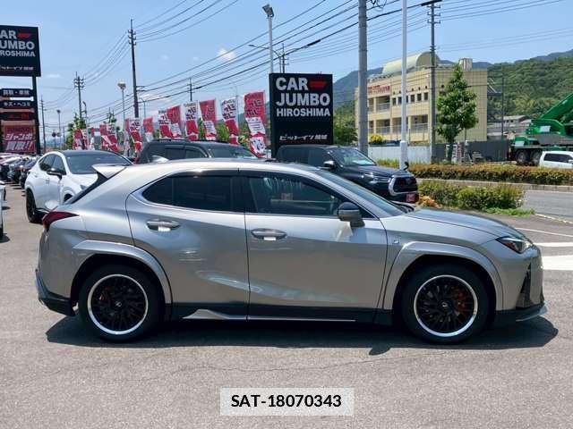 Lexus UX 2023-03 7795671-7