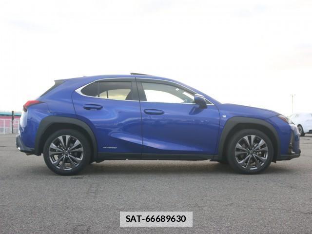 Lexus UX 2021-10 7796259-3