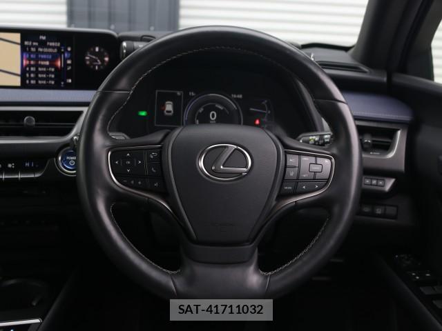 Lexus UX 2018-11 7796267-17