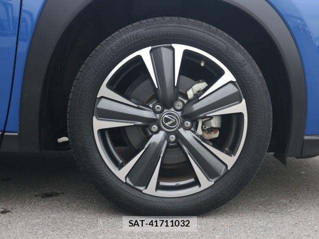 Lexus UX 2018-11 7796267-8