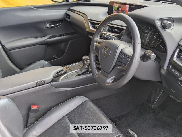 Lexus UX 2019-11 7798683-14