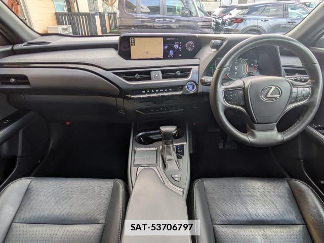 Lexus UX 2019-11 7798683-2