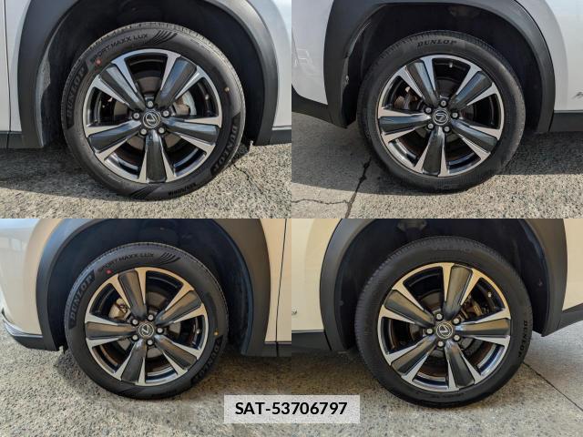 Lexus UX 2019-11 7798683-8