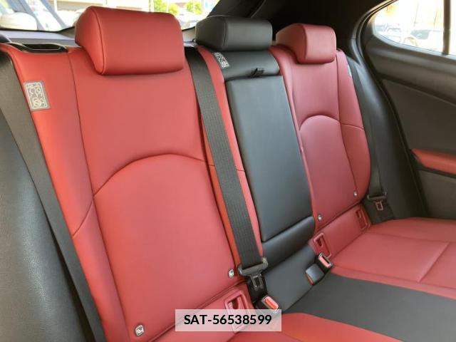 Lexus UX 2021-04 7800918-4