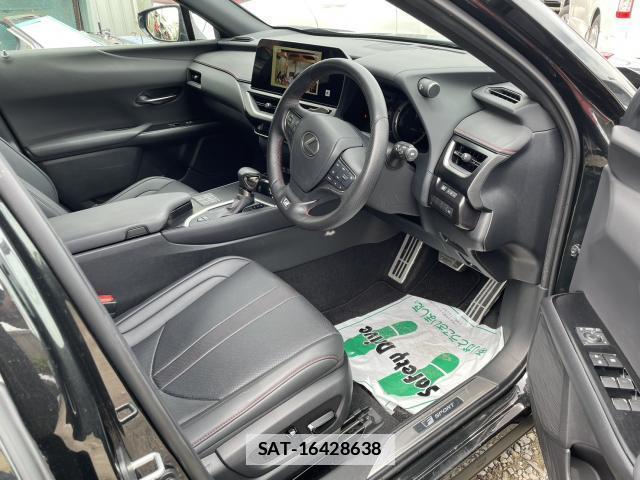 Lexus UX 2023-12 7804051-11
