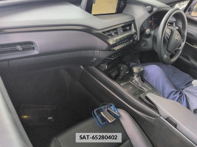 Lexus UX 2019-10 7805759-2