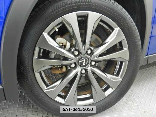 Lexus UX 2020-09 7810718-15