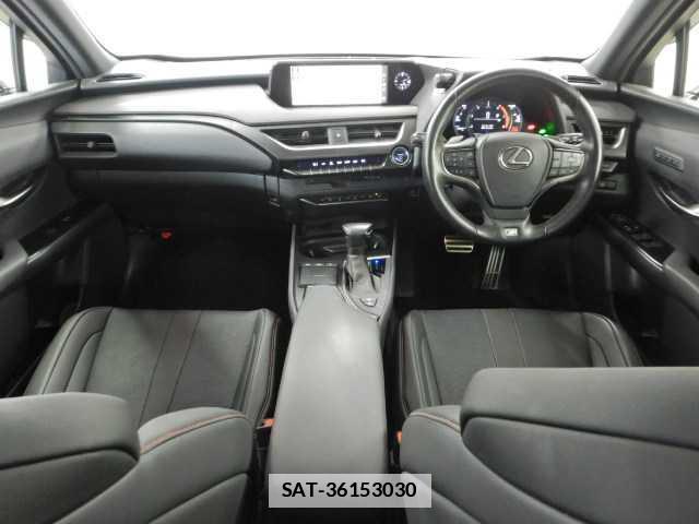 Lexus UX 2020-09 7810718-2