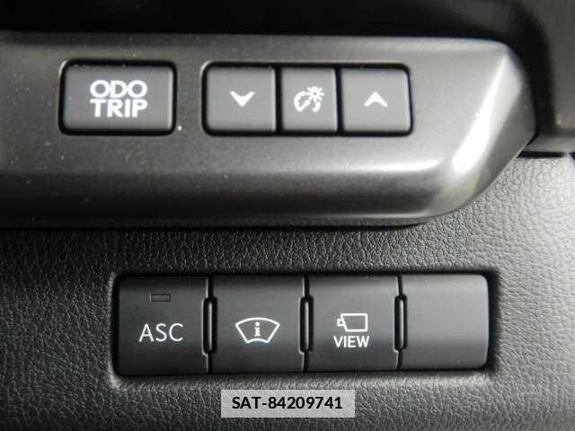 Lexus UX 2019-04 7810853-12