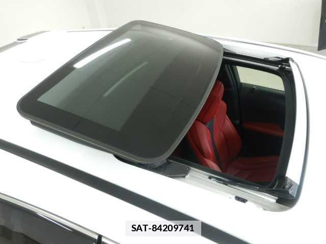 Lexus UX 2019-04 7810853-4