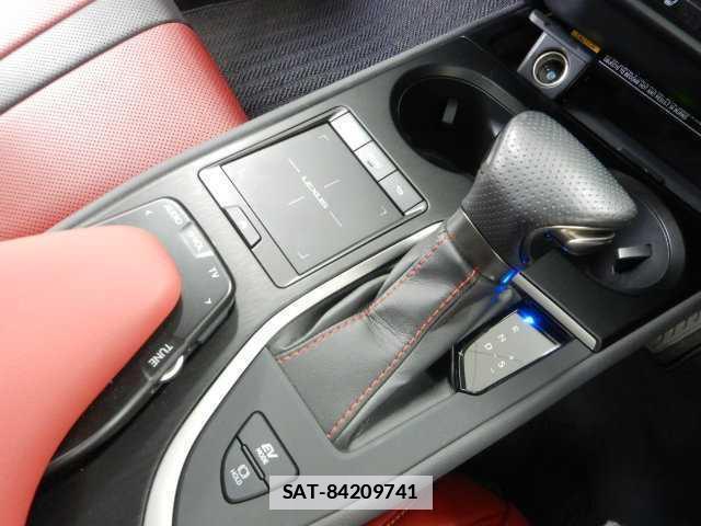Lexus UX 2019-04 7810853-8