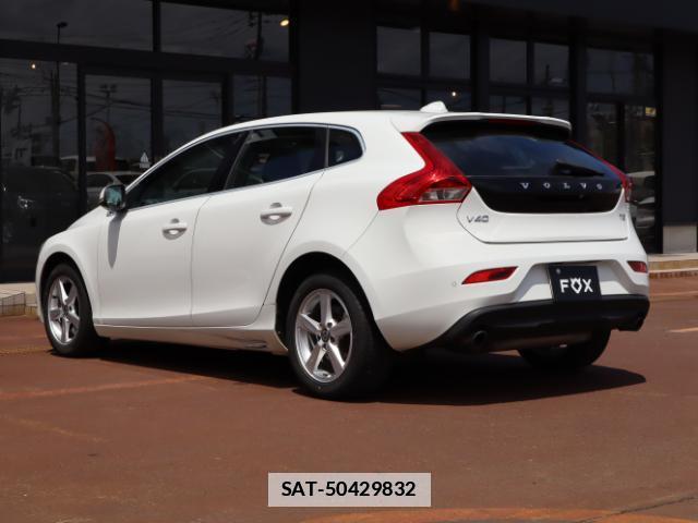 Volvo V40 2015-09 7793353-10
