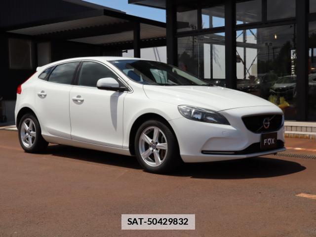 Volvo V40 2015-09 7793353-13