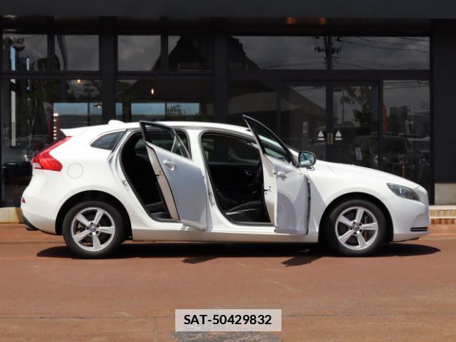 Volvo V40 2015-09 7793353-14