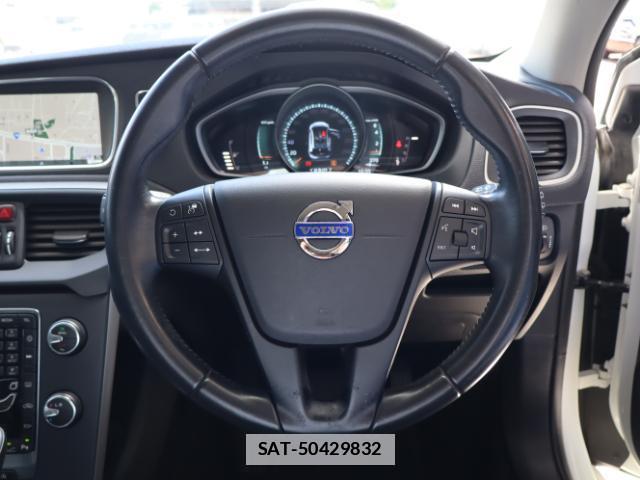 Volvo V40 2015-09 7793353-16