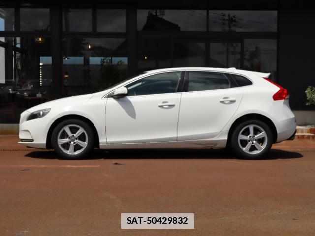 Volvo V40 2015-09 7793353-2