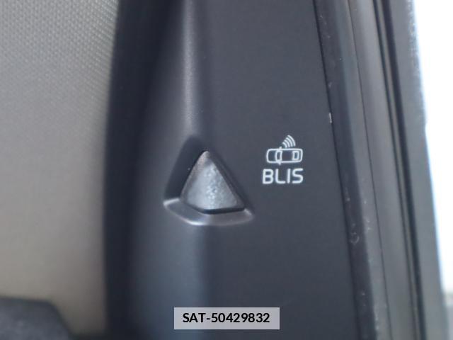 Volvo V40 2015-09 7793353-7