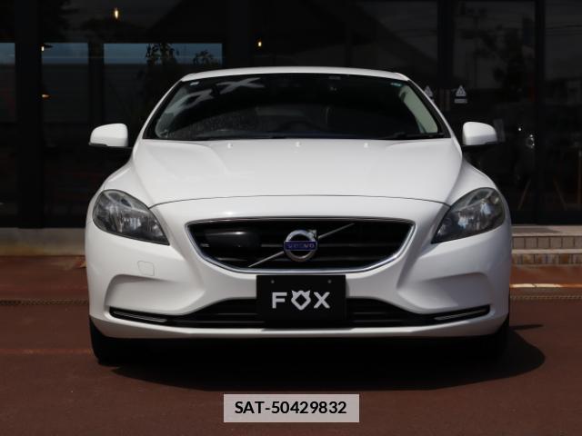 Volvo V40 2015-09 7793353-9