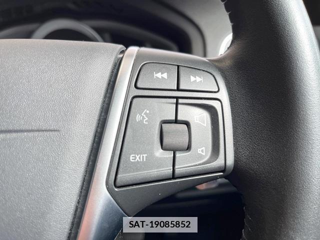 Volvo V40 2017-05 7794518-11