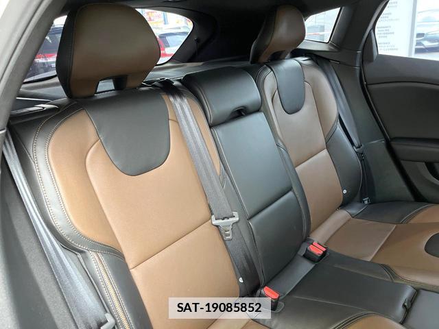 Volvo V40 2017-05 7794518-13