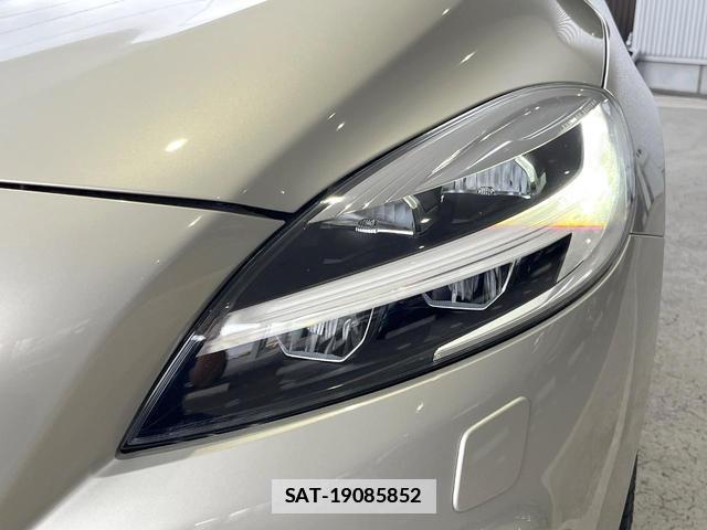 Volvo V40 2017-05 7794518-15