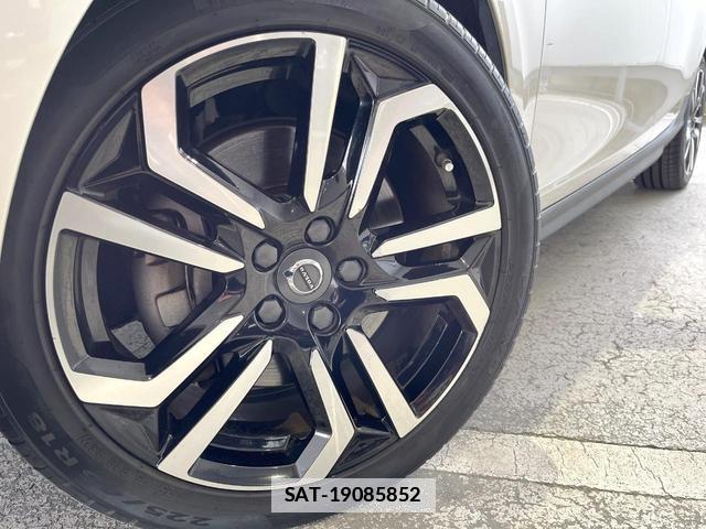 Volvo V40 2017-05 7794518-16