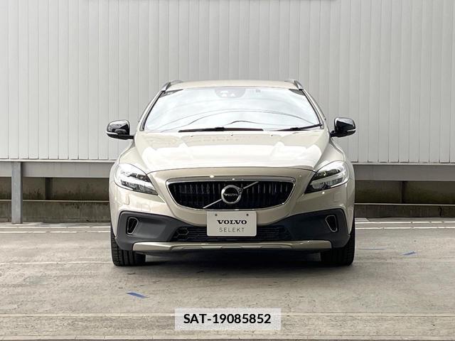 Volvo V40 2017-05 7794518-19