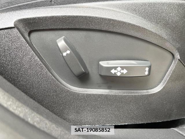 Volvo V40 2017-05 7794518-8