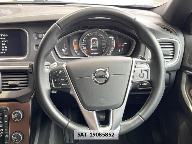 Volvo V40 2017-05 7794518-9