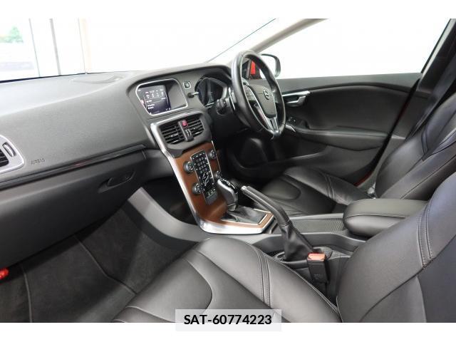Volvo V40 2018-06 7796203-10