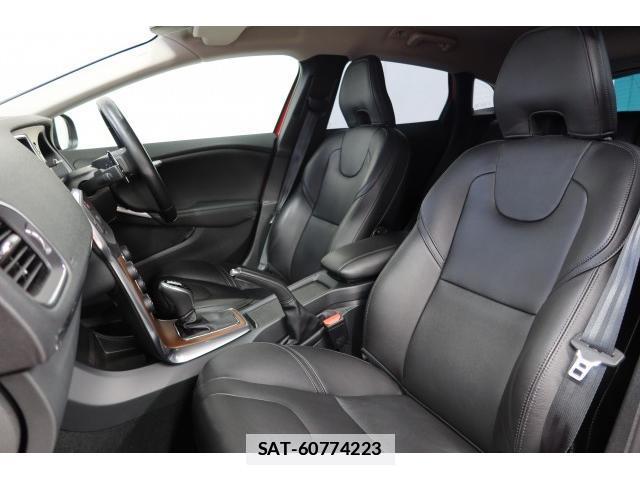 Volvo V40 2018-06 7796203-11
