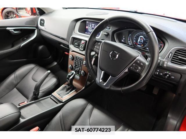 Volvo V40 2018-06 7796203-12