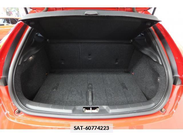 Volvo V40 2018-06 7796203-17