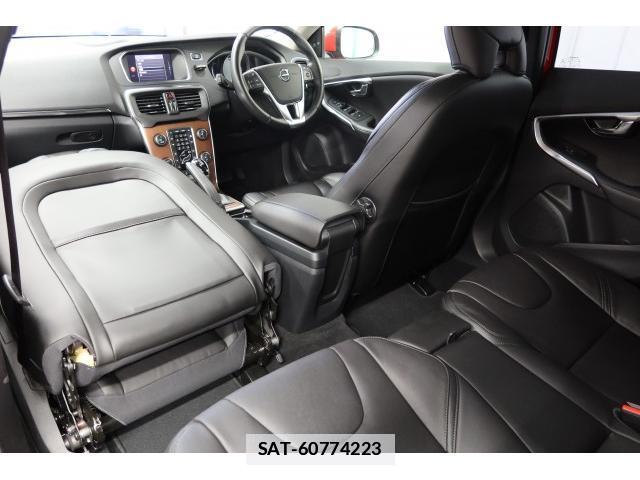Volvo V40 2018-06 7796203-18
