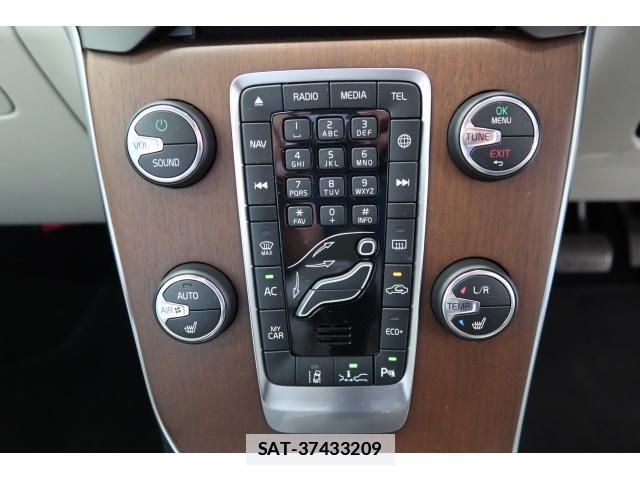 Volvo V40 2019-06 7796206-15