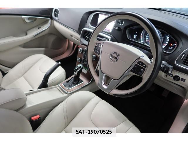 Volvo V40 2017-12 7796207-11