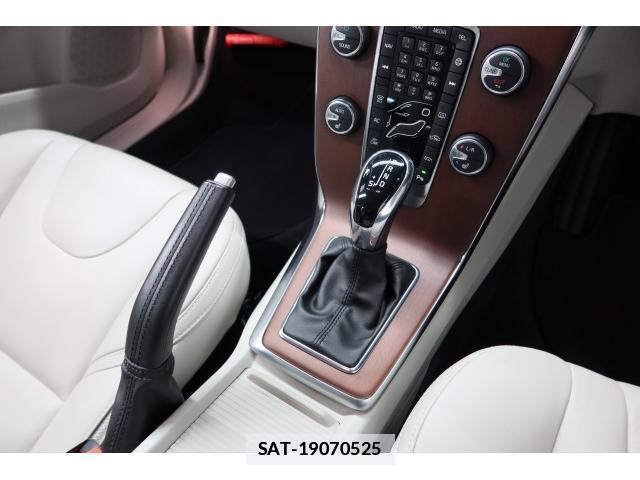 Volvo V40 2017-12 7796207-16
