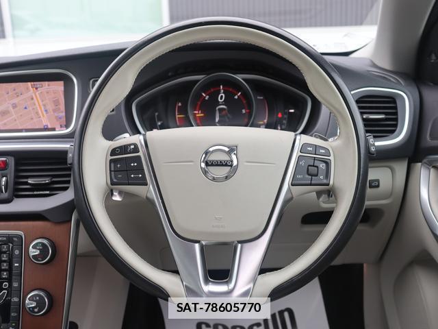Volvo V40 2018-01 7798736-11