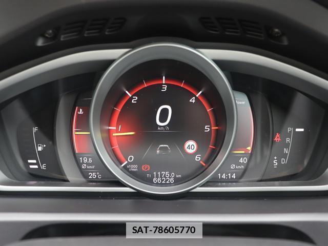 Volvo V40 2018-01 7798736-12