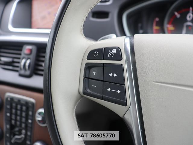 Volvo V40 2018-01 7798736-13