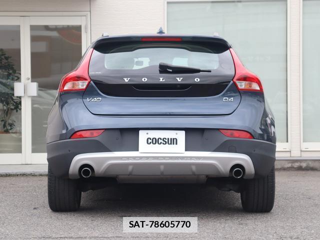 Volvo V40 2018-01 7798736-8