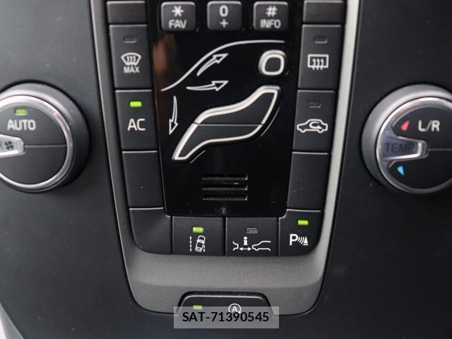 Volvo V40 2014-01 7798742-18