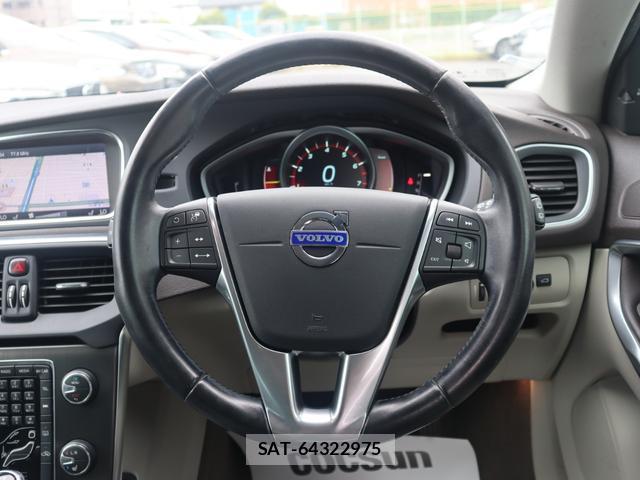 Volvo V40 2014-01 7798748-11