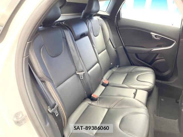 Volvo V40 2015-10 7799074-10