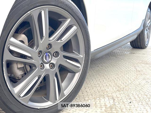 Volvo V40 2015-10 7799074-14