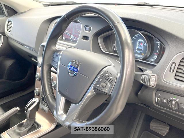 Volvo V40 2015-10 7799074-8