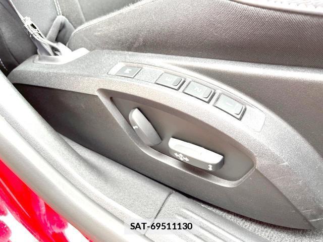 Volvo V40 2018-03 7799157-10